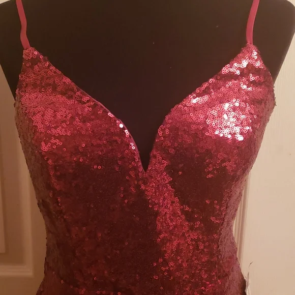 B.DARLIN Women's Red Sequin Sleeveless Gown Dress. - Picture 2 of 7